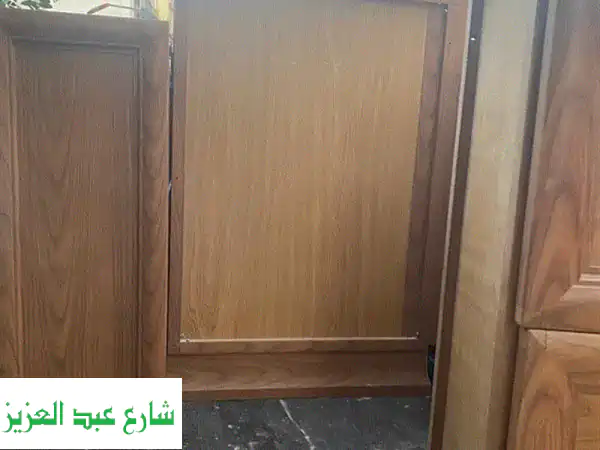 مطبخ قبنوري خشمونيوم اصلي  ١١ قطعه حاله ممتازه رخامه جالاكسي