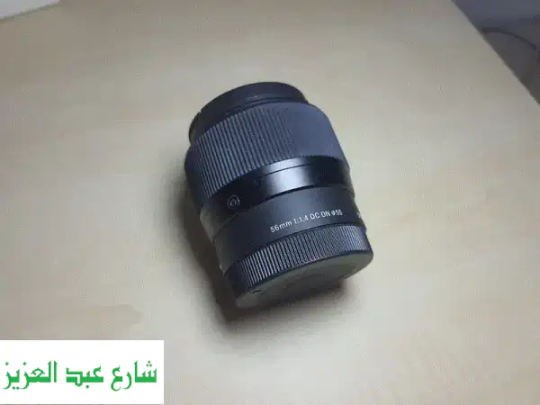 عدسة برايم 56 mm F1.4