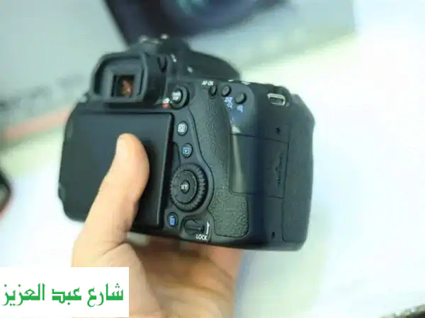 كاميرا Canon 80D بحالة ممتازة - كسر زيرو! شتر 3000 فقط - سعر لا يُفوّت!