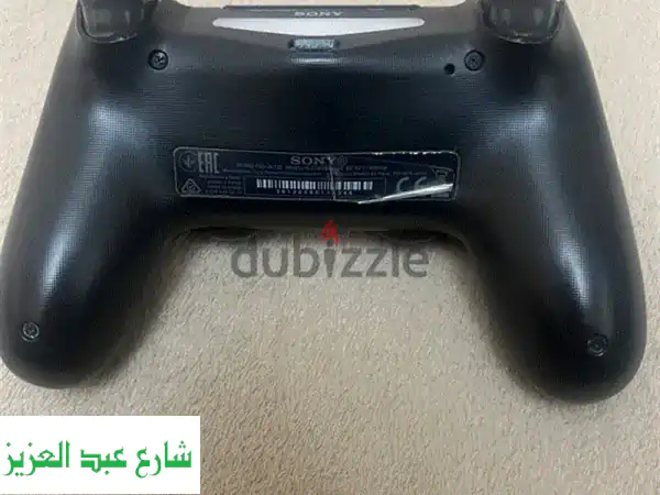 دراع PS4 أصلية - بحالة ممتازة كالجديد! (مستعمل شهر واحد فقط)