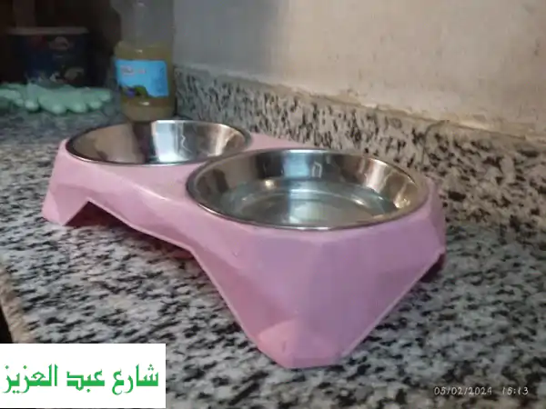 food and water bowl