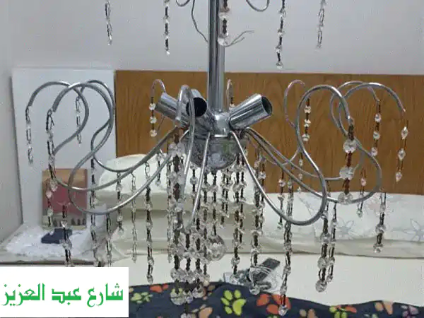 فرصة لا تفوت: نجفة كريستال 5 لمبات و2 أبجورة فاخرة بحالة ممتازة جداً - Magdy Saad