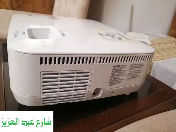 بروجيكتور NEC NP310 | لمبة جديدة + Chromecast | شاشة 150 بوصة | بحالة ممتازة بالرحاب