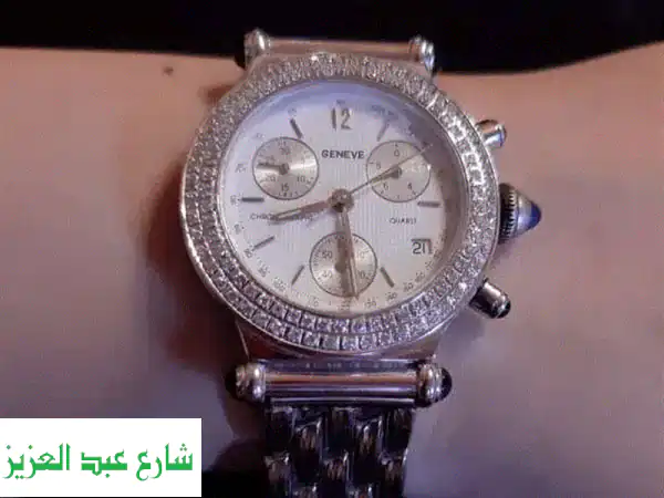 اكتشف الفخامة الخالدة: ساعة جنيف ذهب أبيض 18...
