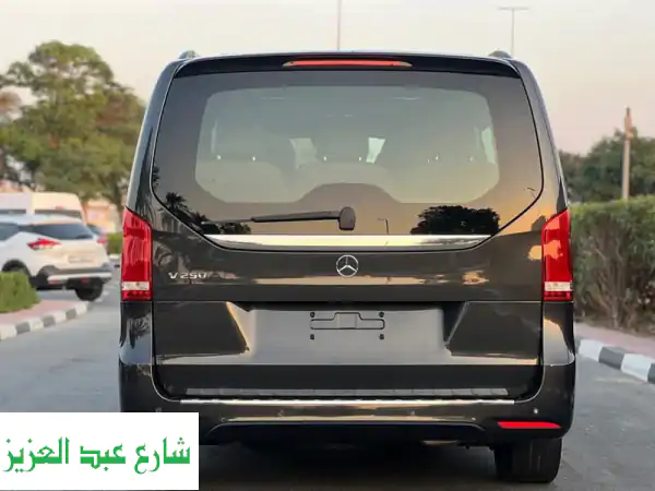تأجير مرسيدس فيانو مع سائق: استقبل وفودك الرسمية بقمة الفخامة والأناقة