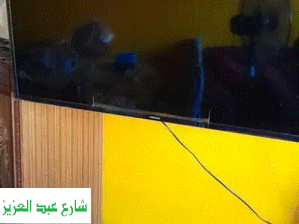 فرصة ذهبية: شاشة سامسونج سمارت 49 بوصة - كأنها جديدة بكياسها الأصلية!
