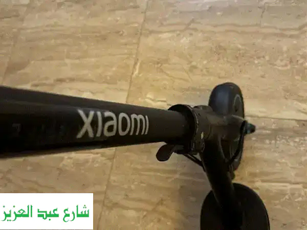 فرصة ذهبية: سكوتر شاومي Mi Pro 2 كهربائي إصدار AMG مرسيدس - مستعمل بحالة ممتازة! (مدى 45 كم، سرعة 25 كم/ساعة)