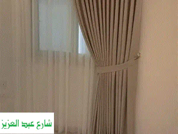 تألق أرضيتك من جديد! تركيب باركيه وقشط ودهان | تجديد وصيانة HDF باحترافية.