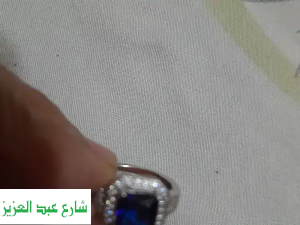 تألق بفخامة! خاتم فضة 925 جديد بفص أزرق ملكي | مقاس 14 | أناقة لا تضاهى بسعر 500 جنيه