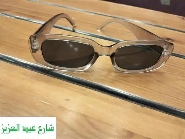 نظارة حكاية كلاسيكية فاخرة: إكسسوار الموضة الذي يروي قصتك!