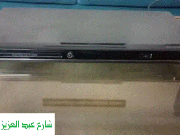 شاشة كمبيوتر ديل أمريكى اصلى  بحالة ممتازة بدون صيانه لسه بحالتها