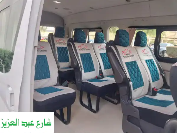إيجار تويوتا هايس بالسائق: رحلات جماعية مريحة، آمنة ومميزة | ليموزين بداية