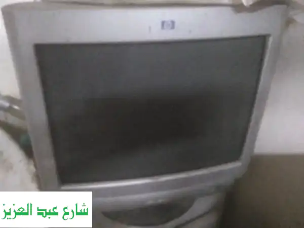 فرصة لا تُعوّض! شاشة HP 16 بوصة مستعملة بحالة ممتازة...