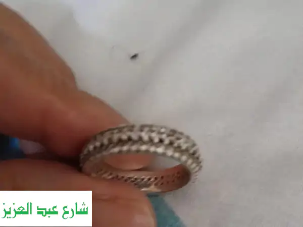 دبلة فضة أنيقة مقاس 20 بفصوص زركون | كالجديد تماماً -...