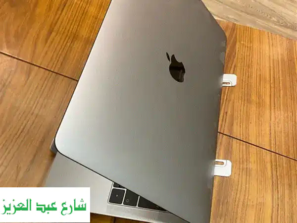 MacBook Pro 13 (2018) i7 | 16GB RAM | 500GB SSD | شاشة ريتينا | أداء احترافي بالقاهرة