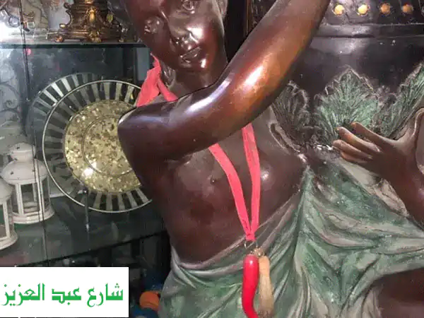 تصفية ڤيلا: كنوز برونزية نادرة وڤازات شينواه فاخرة بأحجام مميزة