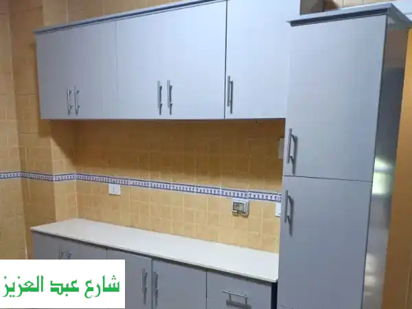 مطبخ مودرن أحلامك: تصميم راقٍ، جرانيت فاخر،...