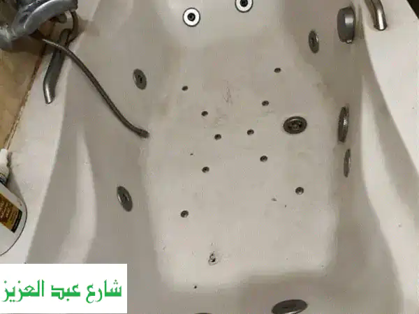 فرصة ذهبية: جاكوزي منزلي مستعمل بحالة ممتازة للبيع...