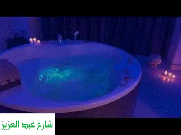 فرصة لا تعوض! جاكوزي ايديال ستاندرد 3 أفراد بحالة الزيرو (كالجديد) للبيع | 3 مواتير و 24 مضخة