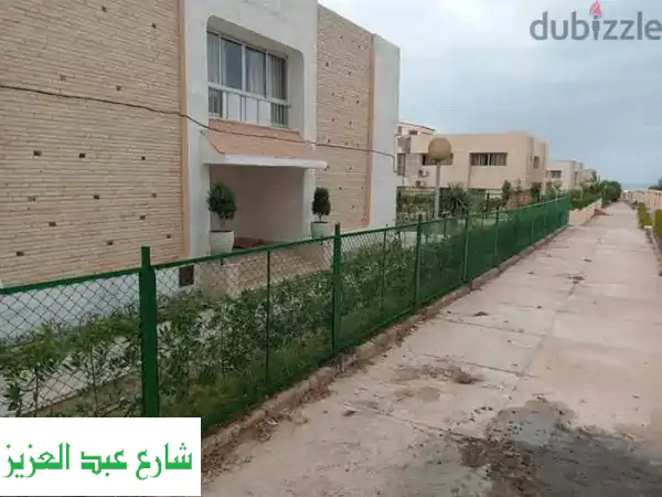 حوّل حديقتك: سياج شبك أخضر، علب عمود نهيز، مظلات عصرية | توريد وتركيب احترافي