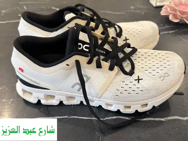 شوزات فخمة شبه جديدة: أديداس، جوردن، اون كلاود |...