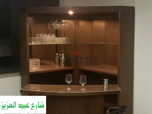 بار منزلي خشبي فاخر للبيع - تصميم أنيق وعملي...