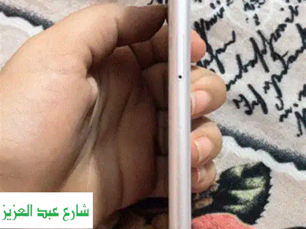 فرصة ذهبية: ايفون 8 بلس (iPhone 8 Plus) 64 جيجا - أصلي 100% ولم يفتح قط!