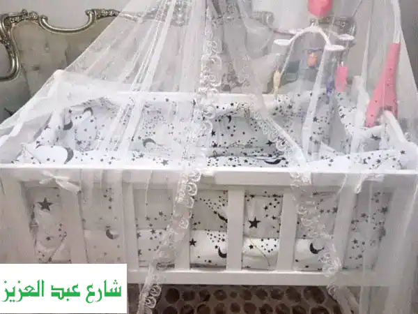 سرير أطفال متكامل 3 في 1: هزاز، ثابت، وفتح جانبي | راحة وأمان لطفلك في مصر