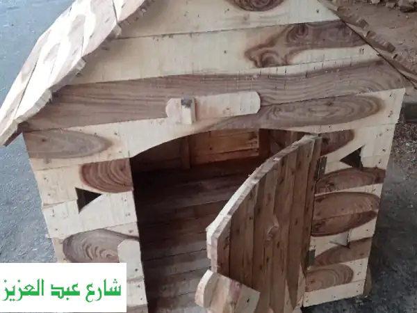 بيوت خشبية فاخرة للكلاب والقطط: أمان، راحة وجودة طبيعية لحيوانك الأليف
