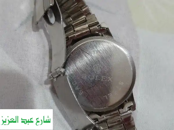 فرصة ذهبية: ساعة رولكس 'براند' استعمال خفيف كالجديد - أناقة لا تضاهى بـ 400 ج.م!