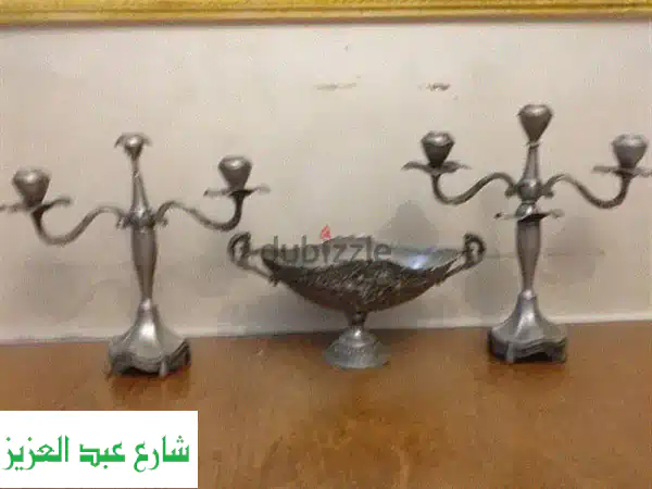 مجموعة فاخرة: 2 شمعدان وجاردينيرة نحاس مطلي فضة...