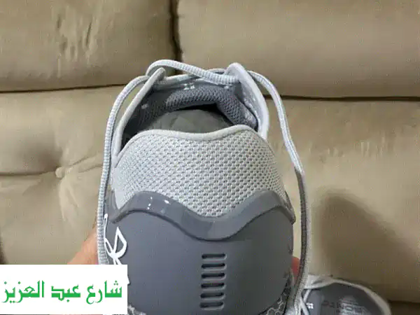 حذاء Under Armour Original مقاس 44 - سعر لقطة! جديد تمامًا ✨