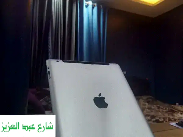 iPad 2 (32GB) - بحالة ممتازة! (سماعة تحتاج تنظيف)