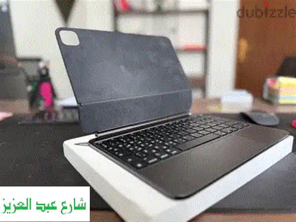 لوحة مفاتيح Magic Keyboard سوداء جديدة تماماً وآصلية! (iPad 13 بوصة - M4) - العربية