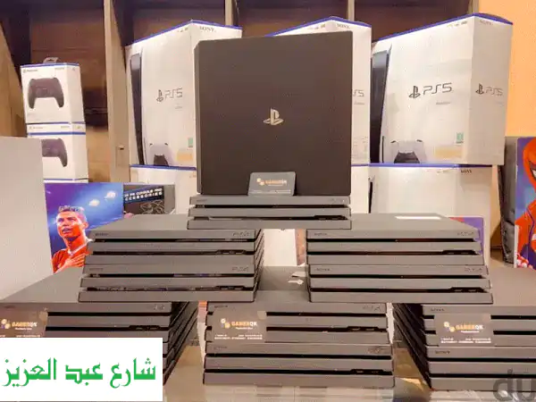 Playstation 4 Pro 1TB مستعملة بحالة ممتازة + 2 يد تحكم + 10...