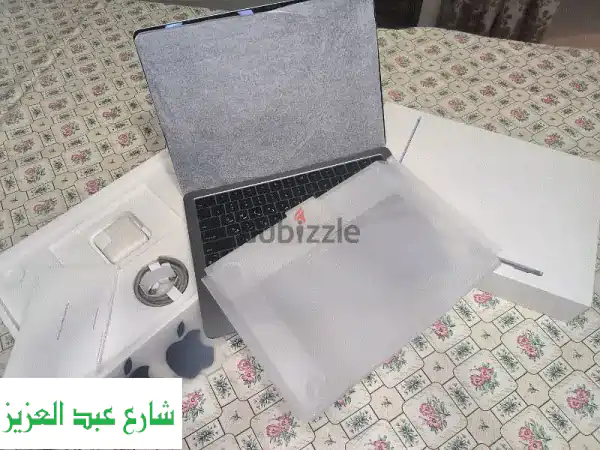 MacBook Air M2 (فضي) - كالجديد! 8GB/256GB - أفضل سعر في السوق