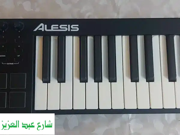 لوحة مفاتيح Alesis MIDI V25 مستعملة قليلاً - القاهرة