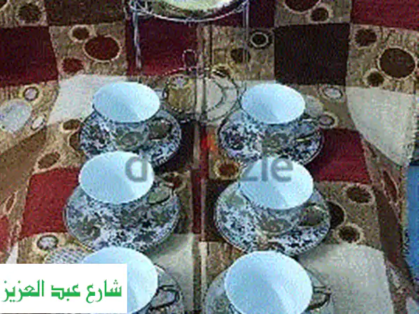 طقم قهوة فاخر - 6 فناجين، أطباق، براد وحامل أنيق...