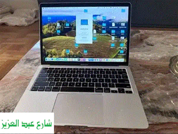 MacBook Air M1: تجربة سلسة لا تُقاوم - شاشة Retina مذهلة!