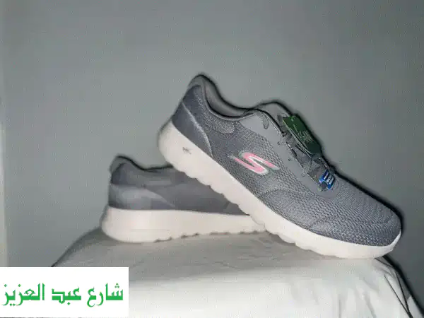 راحة لا تُقاوَم مع أحذية Skechers GoWalk النسائية - مقاس...