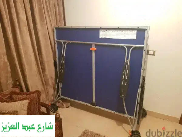 طاولة بينج بونج كورنييو فرنسية الصنع - بحالة ممتازة!