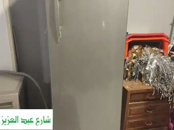 ديب فريزر 7 و 8 أدراج بحالة ممتازة!  فرصة ذهبية...