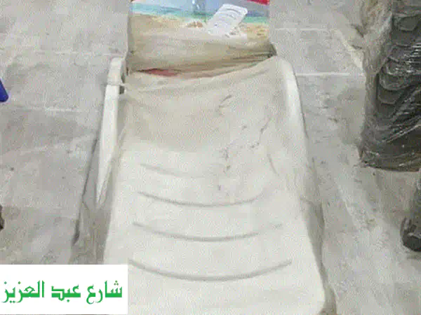 استرخِ على شاطئ الإسكندرية مع شازلونج بحر...