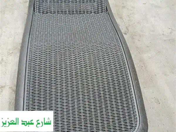 استرخِ على شاطئ الإسكندرية مع شازلونج بحر هلال والنجمة: الراحة والرفاهية في انتظارك!