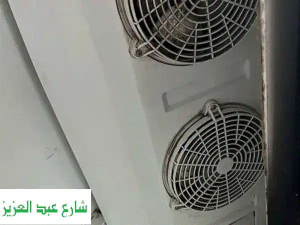 ثلاجة أوغور التركية - ثنائية الباب - حالة ممتازة - فرصة لا تُفوّت!