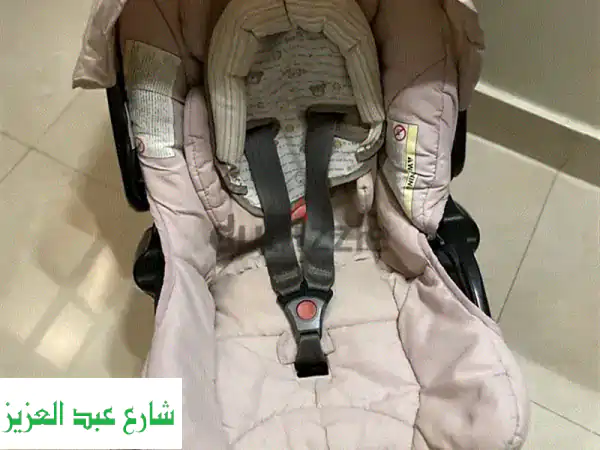 مقعد سيارة أطفال Graco أصلي - كالجديد!  (مستعمل بحالة ممتازة)