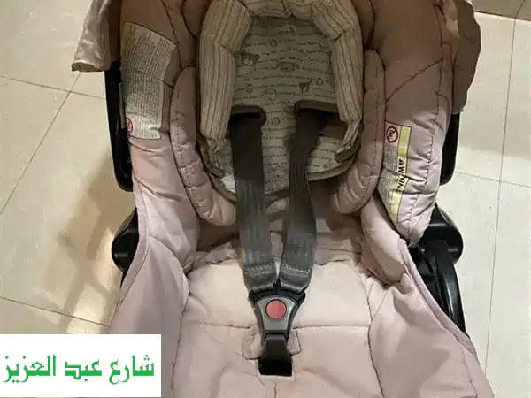 مقعد سيارة أطفال Graco أصلي - كالجديد!  (مستعمل...