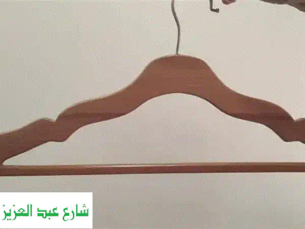 شماعات خشب زان طبيعي: أناقة كلاسيكية، ترتيب...