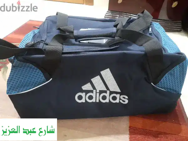 شنطة أديداس أورجينال: أنيقة وعملية - مثالية...