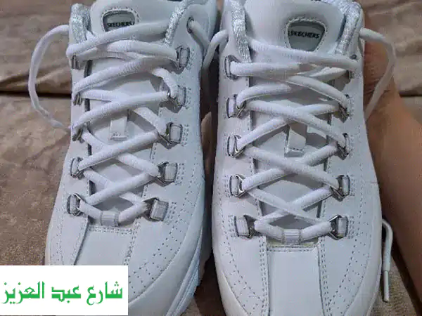كوتشي اسكتشر مقاس ٤٠ - راحتك وأناقتك في خطوة واحدة!